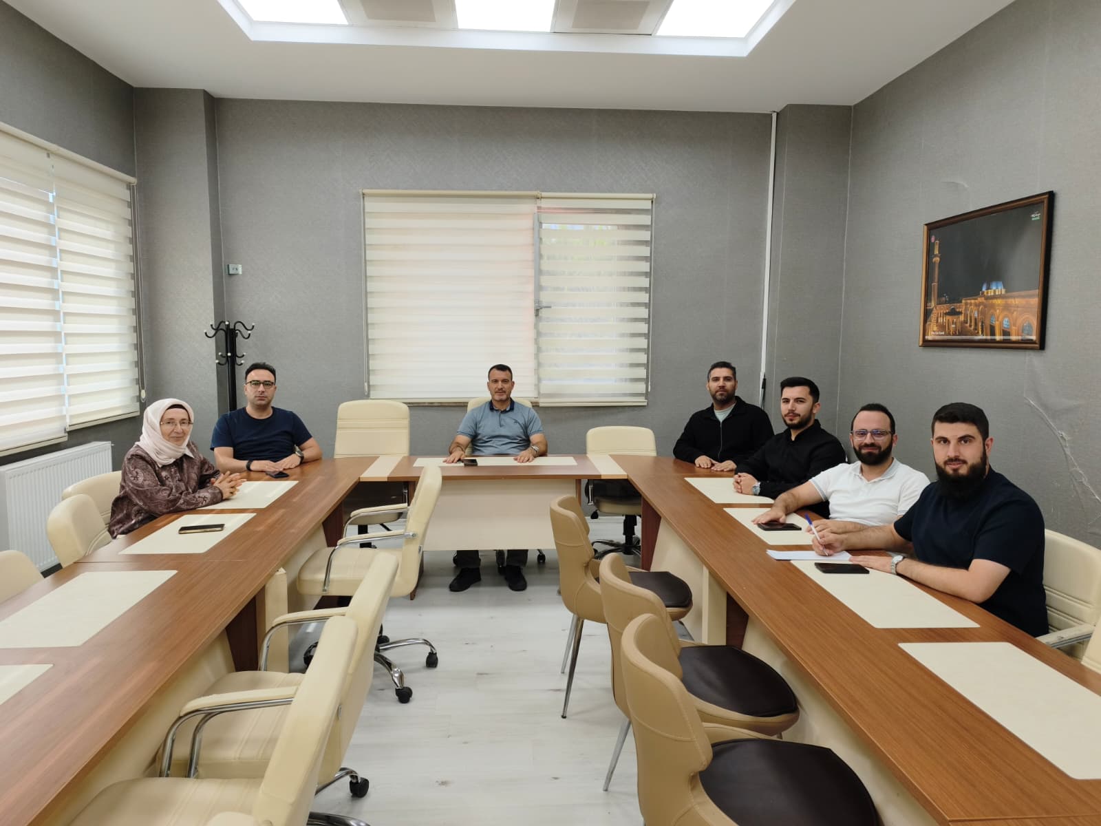 İslam Tarihi ve Sanatları Bölüm Kurulu, "Fakülte Dergimiz Bünyesinde Yayımlanan İslam Tarihi ve Sanatları Özel Sayısının Değerlendirilmesi ve Yaklaşan Vize Sınavlarına İlişkin Hazırlıkların Görüşülmesi" Gündemiyle Toplandı